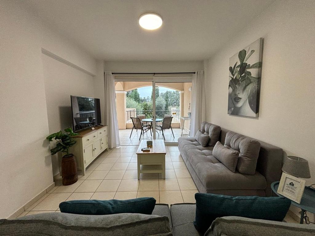 Cozy Apartment in Paphos Beautiful Complex Extérieur photo