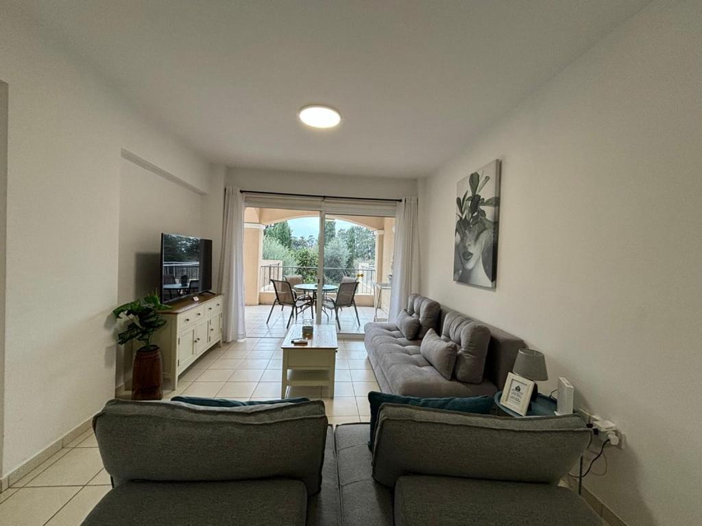 Cozy Apartment in Paphos Beautiful Complex Extérieur photo
